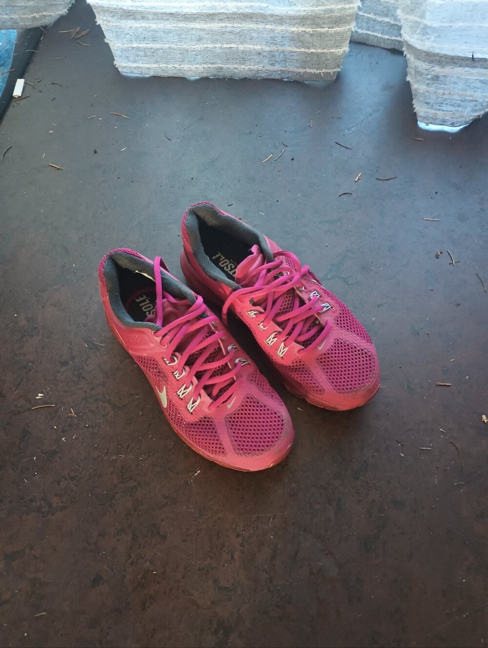 Nike Women’s Pink Mesh Athletic Sneakers Size 6.5
